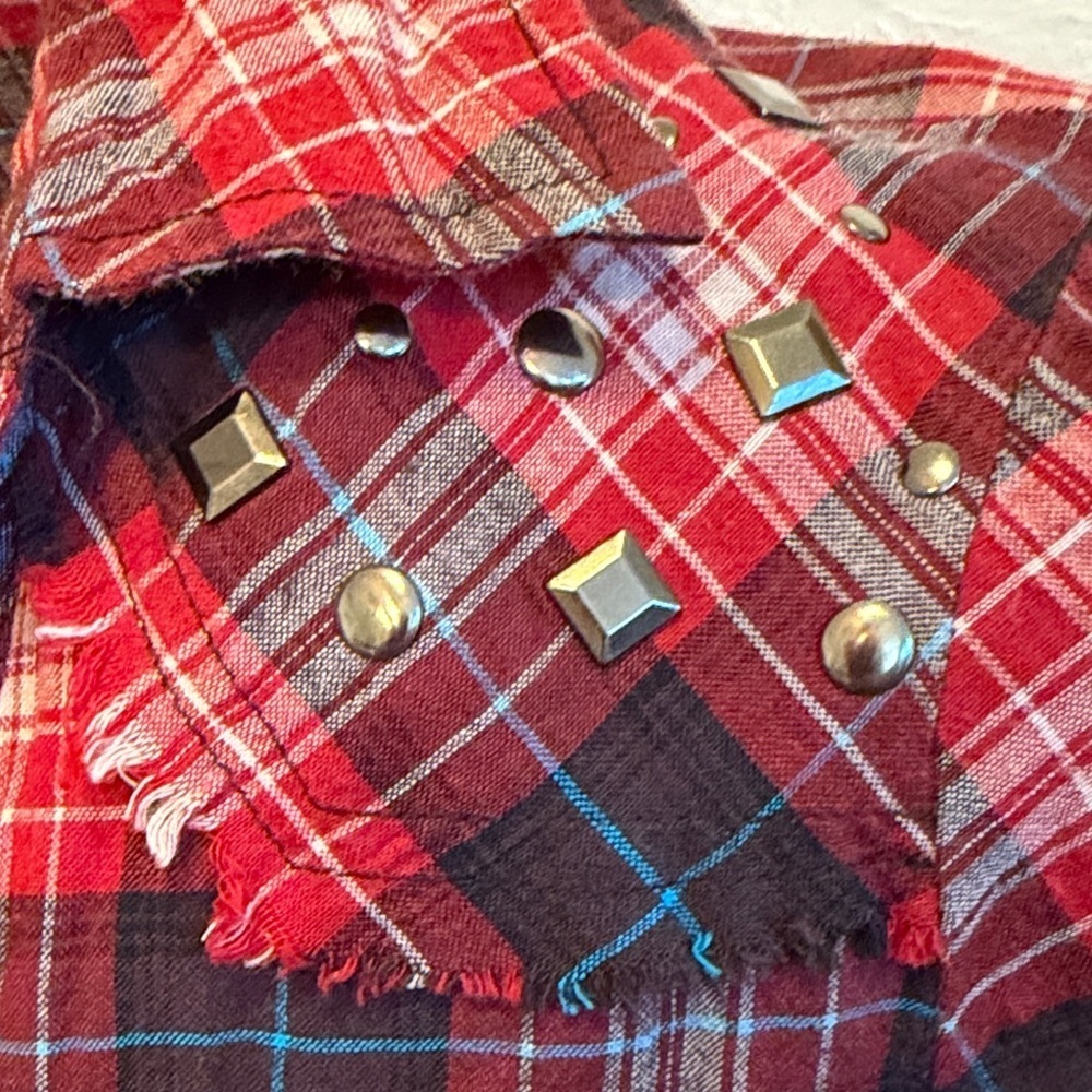 ☎️☎️☎️bogoho ☎️☎️☎️Forever 21 Red and Black Plaid Button-Down Shirt - Picture 4 of 12